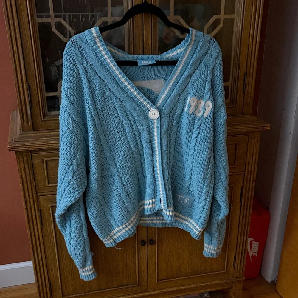 Taylor Swift 1989 Cozy Blue Cable Knit Cardigan XS/Small - Picture 1 of 1